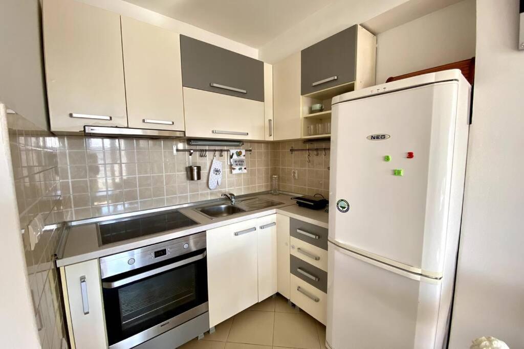 Matea'S Appartment 800 M To Center Free Parking Üsküp Dış mekan fotoğraf